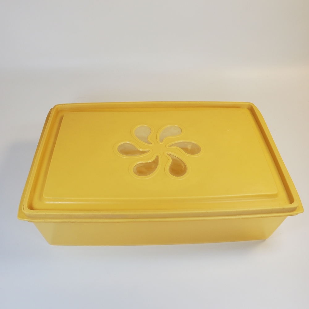 Vintage MCM Rubbermaid Party Planner 6 Quart Container DAISY LID J-3206 Yellow